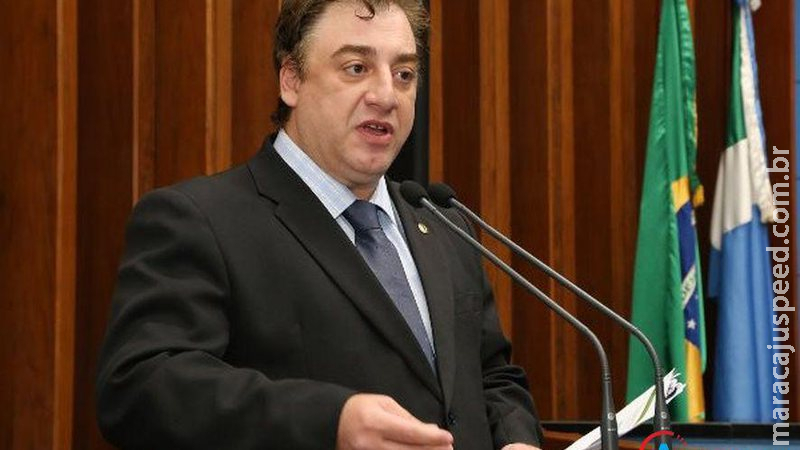 Projeto de lei quer obrigar escolas a fornecer bolsas para estudantes com TEA