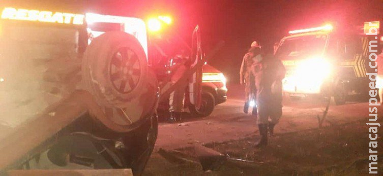 Rapaz morre ao ser lançado para fora de carro ao dirigir em alta velocidade Rapaz morre ao ser lançado para fora de carro ao dirigir em alta velocidade