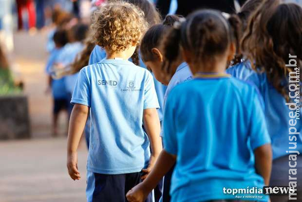 Retorno das aulas municipais acontece com metade da classe no presencial Retorno das aulas municipais acontece com metade da classe no presencial