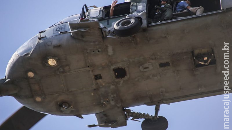 Sobrevoando a Duque de Caxias, helicópteros levam Bolsonaro e equipe a Terenos Sobrevoando a Duque de Caxias, helicópteros levam Bolsonaro e equipe a Terenos