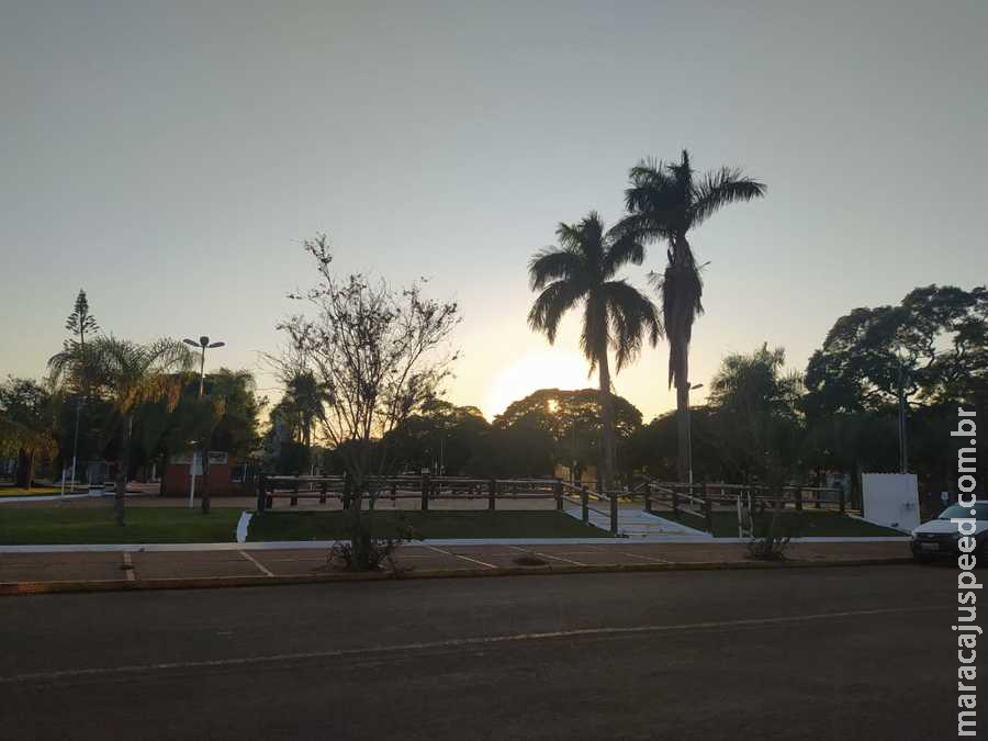 Tempo segue claro com o sol brilhando forte entre poucas nuvens. As temperaturas variam entre 19°C a 32°C nesta terça-feira Tempo segue claro com o sol brilhando forte entre poucas nuvens. As temperaturas variam entre 19°C a 32°C nesta terça-feira