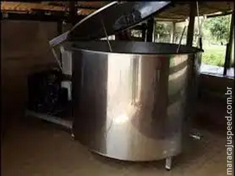 Resfriador de leite doado pela Agraer amplia capacidade produtiva de associação