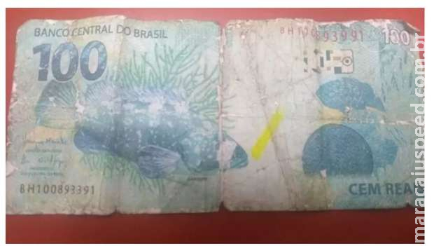 Adolescente que vende doces chora após ser enganado com nota falsa de R$ 100 Adolescente que vende doces chora após ser enganado com nota falsa de R$ 100
