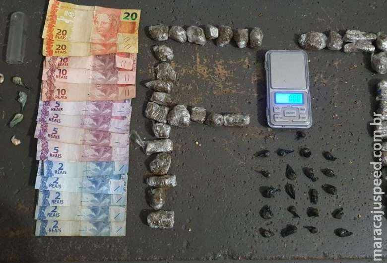 Adolescentes são apreendidos com 40 tabletes de maconha em cidade de MS Adolescentes são apreendidos com 40 tabletes de maconha em cidade de MS