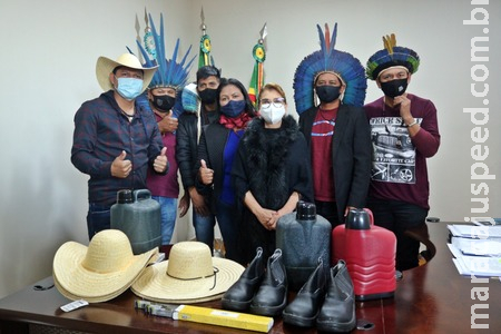 Agricultores familiares indígenas de Sidrolândia recebem kit trabalhador Agricultores familiares indígenas de Sidrolândia recebem kit trabalhador