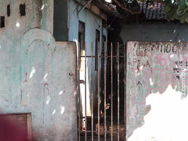 Amiga conta que mãe passeou com bebê morta e pai diz que não há prova de abuso Amiga conta que mãe passeou com bebê morta e pai diz que não há prova de abuso