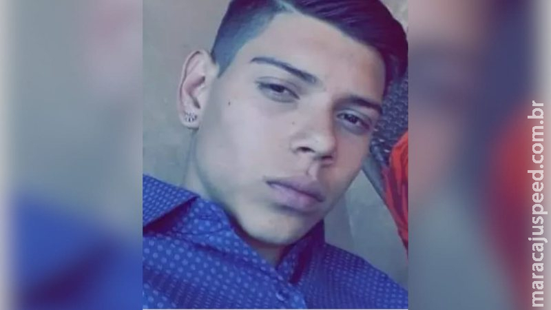 Assassinado na porta de casa foi morto com quatro tiros por pistoleiros Assassinado na porta de casa foi morto com quatro tiros por pistoleiros