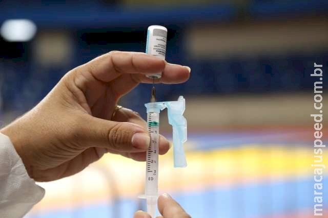 Astrazeneca: 3ª dose de vacina produz forte resposta imune, diz estudo Astrazeneca: 3ª dose de vacina produz forte resposta imune, diz estudo