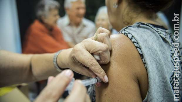Atenção: pessoas a partir de 45 anos podem vacinar hoje em Campo Grande Atenção: pessoas a partir de 45 anos podem vacinar hoje em Campo Grande