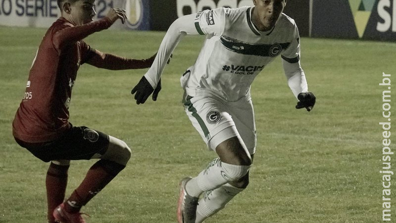 Athletico-PR vira sobre Atlético-GO, mantém 100% e lidera Brasileirão Athletico-PR vira sobre Atlético-GO, mantém 100% e lidera Brasileirão