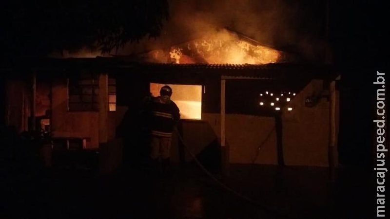 Avó nega dinheiro para neto que a espanca com socos e incendeia casa Avó nega dinheiro para neto que a espanca com socos e incendeia casa