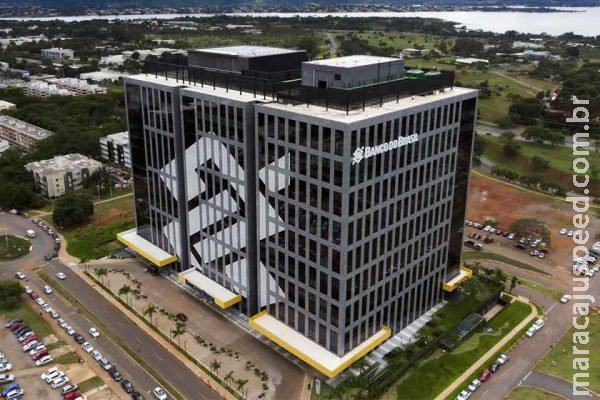 Banco do Brasil abre concurso com 4.480 vagas e salário acima de R$ 3 mil Banco do Brasil abre concurso com 4.480 vagas e salário acima de R$ 3 mil