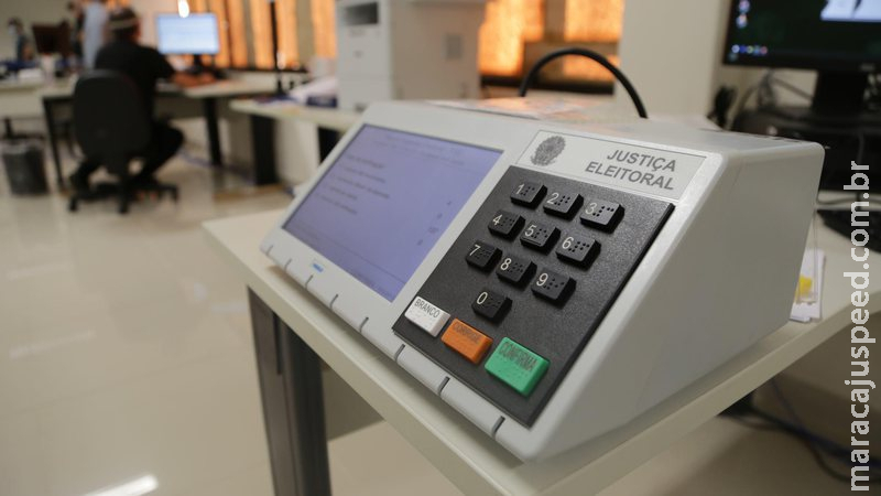 Barroso determina que PF rastreie denúncias de fraudes em urnas eletrônicas Barroso determina que PF rastreie denúncias de fraudes em urnas eletrônicas