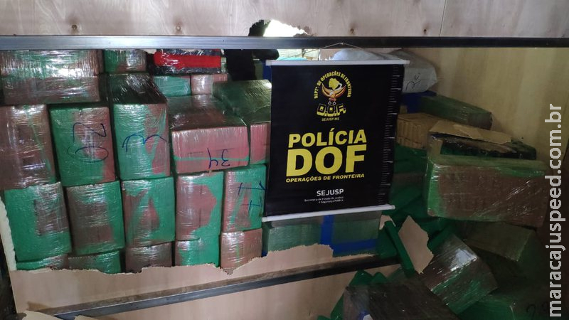 Caminhão que seguia para São Paulo com três toneladas de maconha é apreendido na MS-289 Caminhão que seguia para São Paulo com três toneladas de maconha é apreendido na MS-289