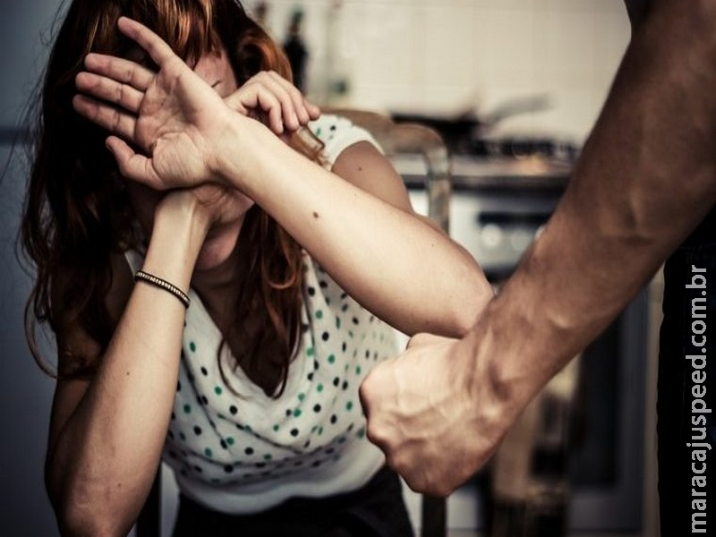 Comissão aprova projeto que determina atendimento prioritário no SUS para mulher vítima de violência doméstica Comissão aprova projeto que determina atendimento prioritário no SUS para mulher vítima de violência doméstica
