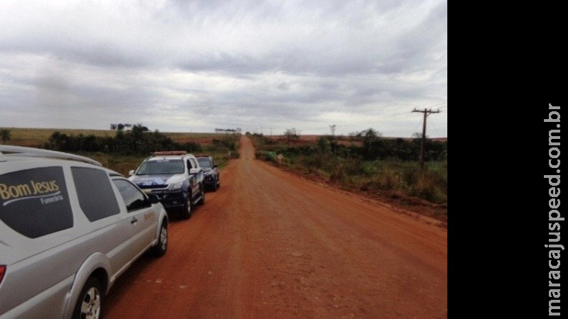 Corpo com tiros na nuca é encontrado em estrada de assentamento em MS Corpo com tiros na nuca é encontrado em estrada de assentamento em MS