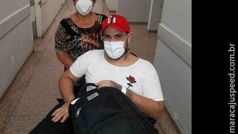 Curado da Covid-19, paciente internado em Rondônia encontra com a mãe e chega a MS Curado da Covid-19, paciente internado em Rondônia encontra com a mãe e chega a MS
