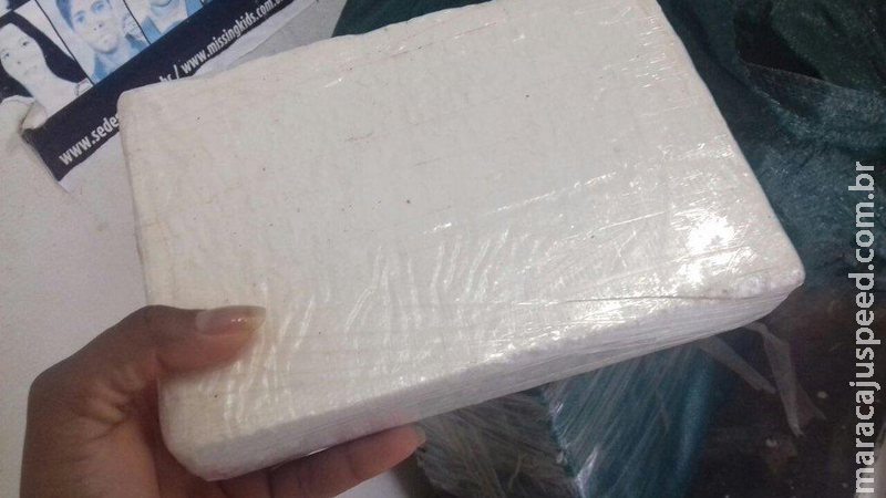 Denuncia leva polícia a ‘casa do tráfico’ e mulher acaba presa vendendo cocaína