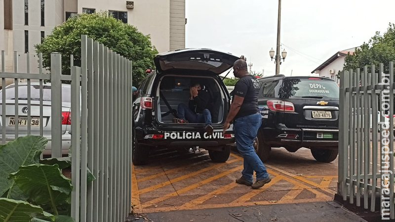 Dois são presos em operação contra pedofilia e polícia faz buscas por 3º alvo Dois são presos em operação contra pedofilia e polícia faz buscas por 3º alvo