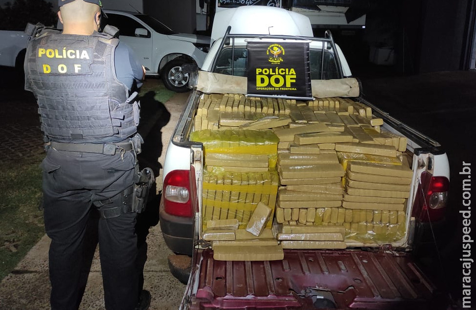 Maracaju: Fiat Strada que seguia para Campo Grande com mais de meia tonelada de maconha foi apreendida pelo DOF Maracaju: Fiat Strada que seguia para Campo Grande com mais de meia tonelada de maconha foi apreendida pelo DOF