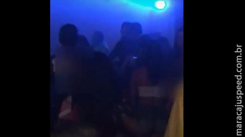 Guarda acaba com festinha em Campo Grande e donos de salão são levados para a delegacia Guarda acaba com festinha em Campo Grande e donos de salão são levados para a delegacia