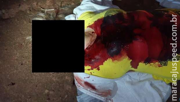 Homem executa mãe e filha a tiros por causa de dívida em Antônio João Homem executa mãe e filha a tiros por causa de dívida em Antônio João