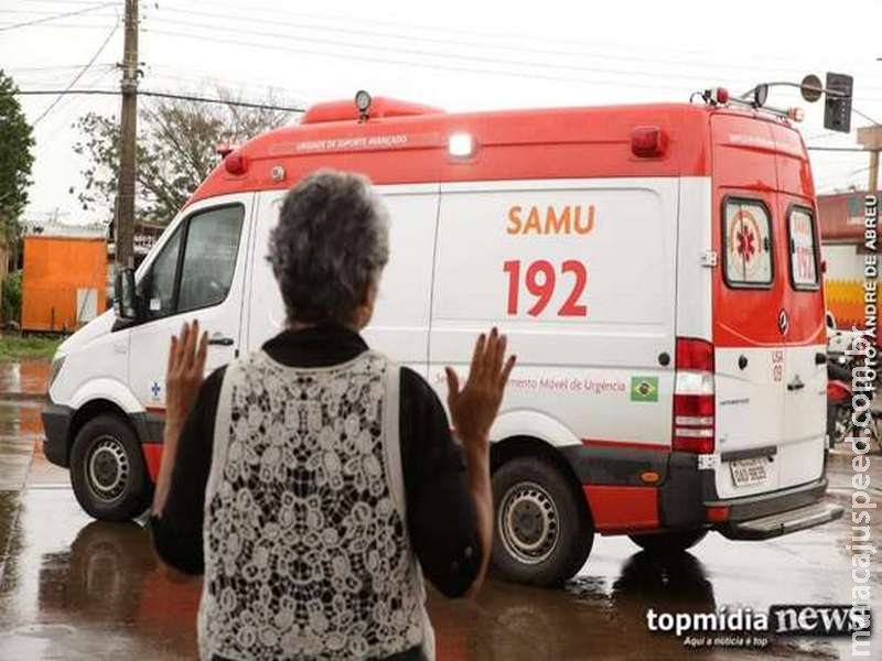 Idosa vacinada pede oração e morre dentro de casa no Parati Idosa vacinada pede oração e morre dentro de casa no Parati