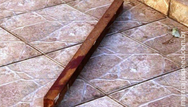 Idoso é agredido com pauladas na cabeça após negar dinheiro para compra de drogas Idoso é agredido com pauladas na cabeça após negar dinheiro para compra de drogas