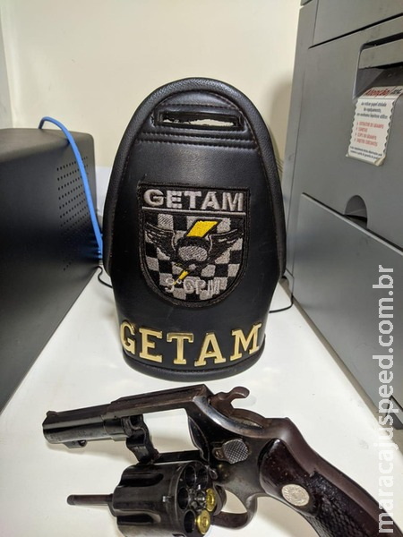 Jovem que ameaçava ex-namorada com arma de fogo é preso pela PM Jovem que ameaçava ex-namorada com arma de fogo é preso pela PM