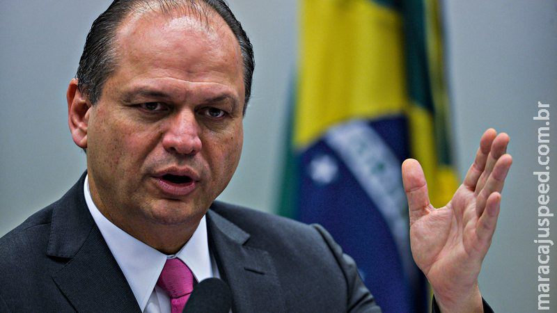 Líder de Bolsonaro na Câmara fez emenda que viabilizou importação da Covaxin