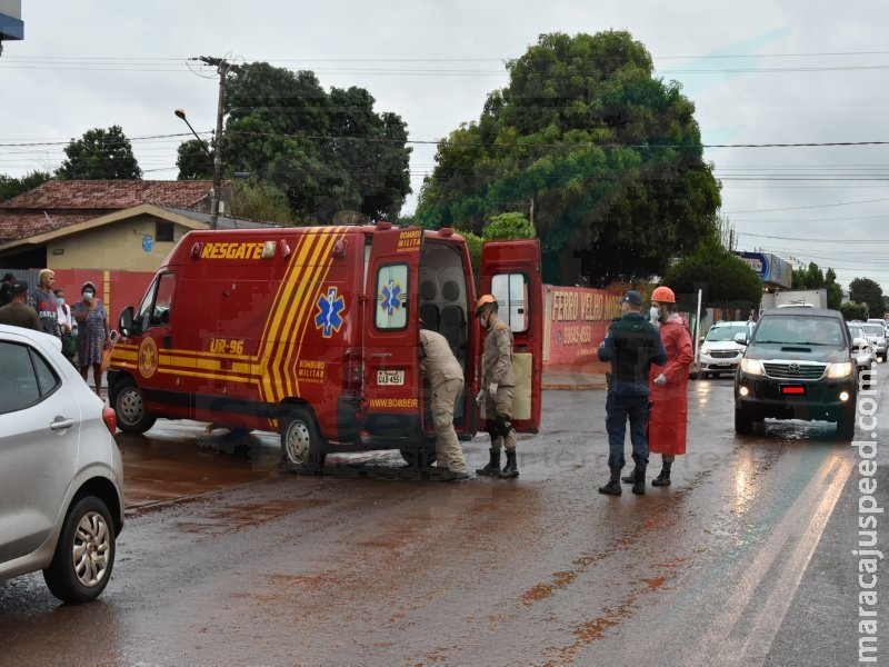 Maracaju: Mulher conduzindo bicicleta elétrica atravessa cruzamento, em ação semelhante a “roleta russa”, e quase é colhida por caminhão Maracaju: Mulher conduzindo bicicleta elétrica atravessa cruzamento, em ação semelhante a “roleta russa”, e quase é colhida por caminhão