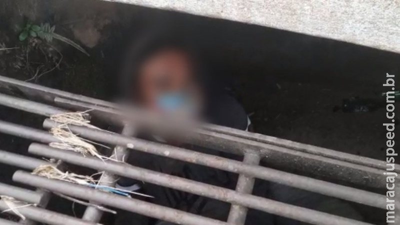 Morador de rua é encontrado dentro de bueiro para fugir do frio em Jundiaí (SP) Morador de rua é encontrado dentro de bueiro para fugir do frio em Jundiaí (SP)