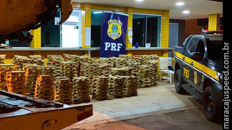 Motorista é preso após capotar L200 roubada em MS com mais de 1 tonelada de droga Motorista é preso após capotar L200 roubada em MS com mais de 1 tonelada de droga