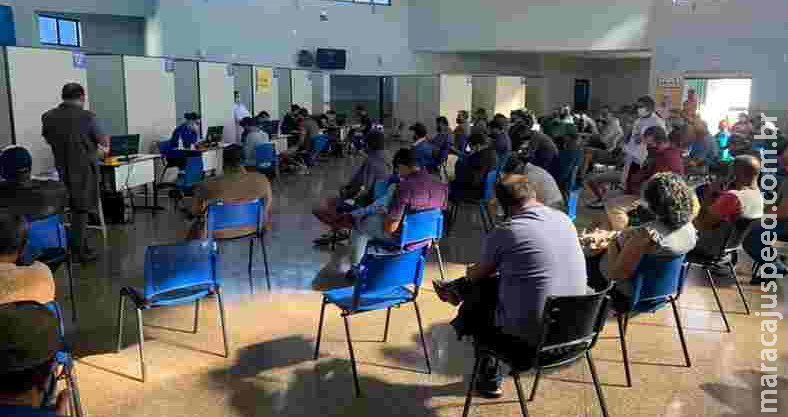 Mutirão nesta terça em Dourados vacina profissionais da educação com 18 anos Mutirão nesta terça em Dourados vacina profissionais da educação com 18 anos