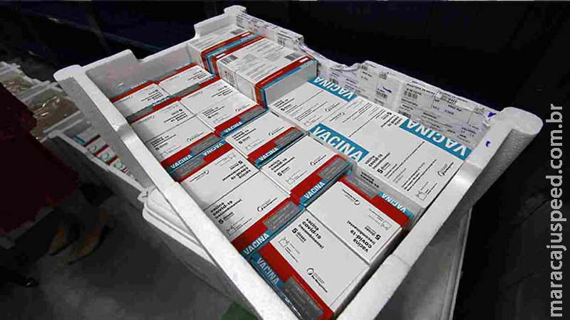 Novo lote com 51,5 mil doses da vacina da AstraZeneca chega nesta quinta-feira a MS Novo lote com 51,5 mil doses da vacina da AstraZeneca chega nesta quinta-feira a MS