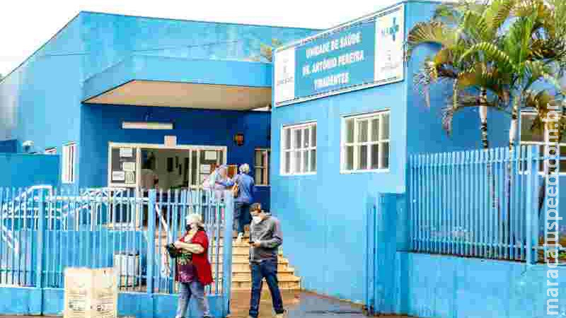 Parentes dizem que pacientes já revezam oxigênio nas UPAs; Sesau nega Parentes dizem que pacientes já revezam oxigênio nas UPAs; Sesau nega