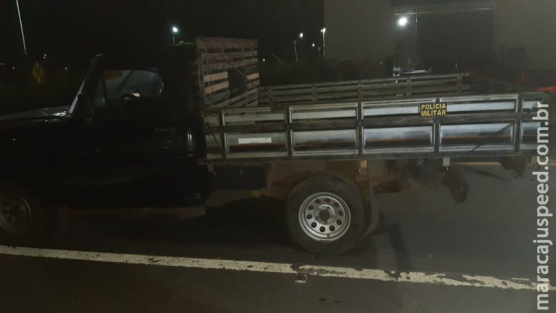 Polícia prende três homens por receptação e recupera caminhonete furtada Polícia prende três homens por receptação e recupera caminhonete furtada