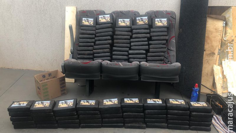 R$ 2,6 milhões em cocaína é apreendida dentro de van de passageiros em MS R$ 2,6 milhões em cocaína é apreendida dentro de van de passageiros em MS