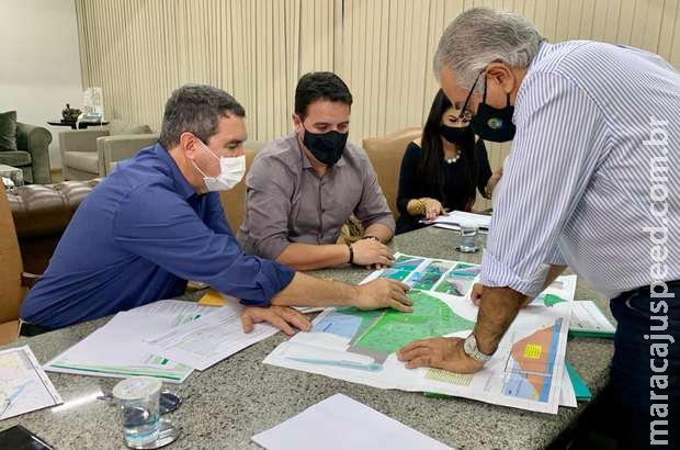 Riedel e Azambuja discutem continuidade de obras com prefeitos da Grande Dourados Riedel e Azambuja discutem continuidade de obras com prefeitos da Grande Dourados
