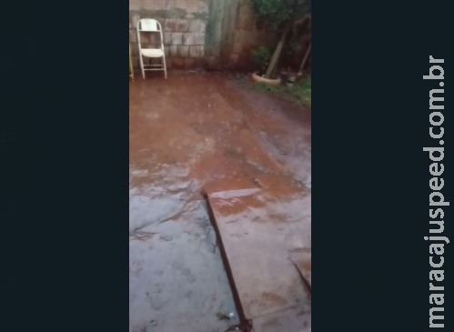 Vídeo: chuva chega forte no Santa Mônica e mais quatro bairros de Campo Grande Vídeo: chuva chega forte no Santa Mônica e mais quatro bairros de Campo Grande
