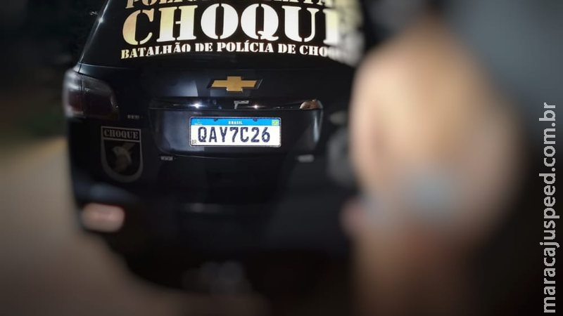 VÍDEO de cuecas, bandido tenta se esconder em cima de árvore e acaba preso em Campo Grande VÍDEO de cuecas, bandido tenta se esconder em cima de árvore e acaba preso em Campo Grande