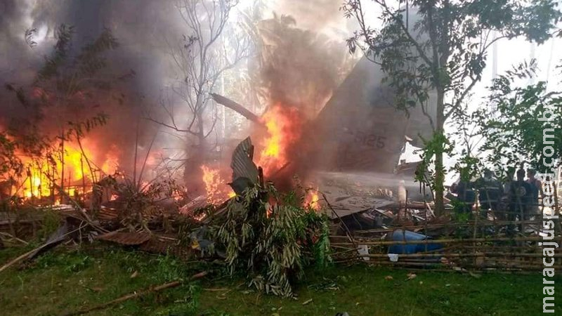 Acidente com avião militar nas Filipinas deixa ao menos 45 mortos Acidente com avião militar nas Filipinas deixa ao menos 45 mortos