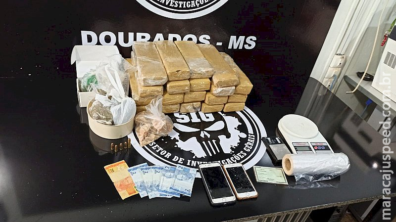 Adolescentes brincam e dão risada ao serem detidos pelo SIG com drogas, dinheiro e munições em Dourados