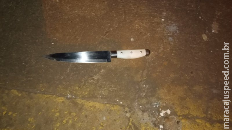 Ao tentar fugir de abordagem, ladrão tenta esfaquear PM que atira em bandido