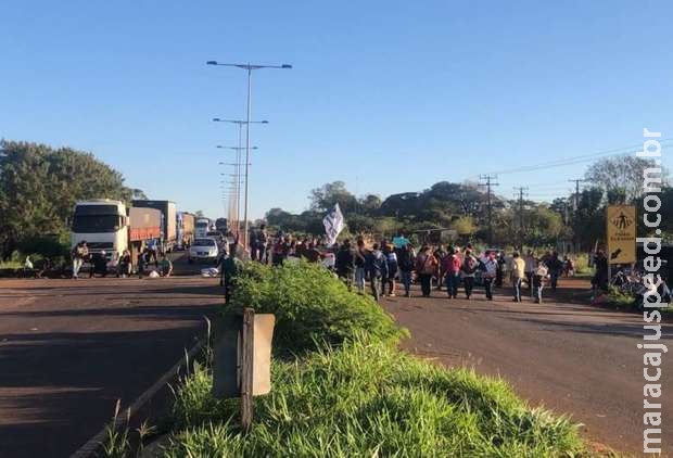 Após dia de manifesto contra PL, indígenas liberam rodovias de MS Após dia de manifesto contra PL, indígenas liberam rodovias de MS