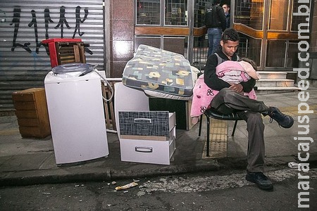 Aprovado projeto que proíbe despejos até fim de 2021 Aprovado projeto que proíbe despejos até fim de 2021