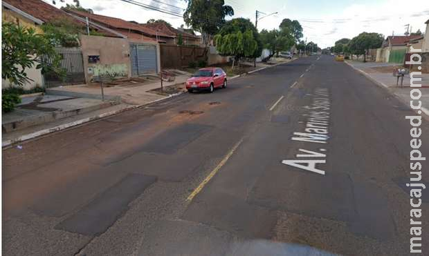 Bandido rouba celular e ameaça 