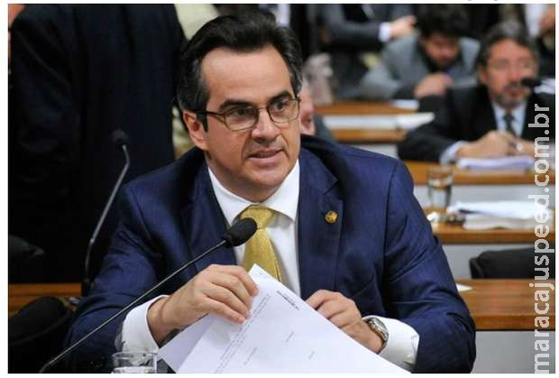 Bolsonaro avalia nomear Ciro Nogueira para outro ministério, diz colunista Bolsonaro avalia nomear Ciro Nogueira para outro ministério, diz colunista