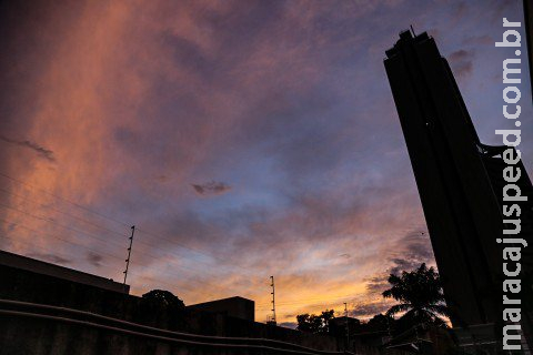 Calor e tempo seco predominam hoje, mas frente fria e chuva podem chegar nesta quinta em MS Calor e tempo seco predominam hoje, mas frente fria e chuva podem chegar nesta quinta em MS