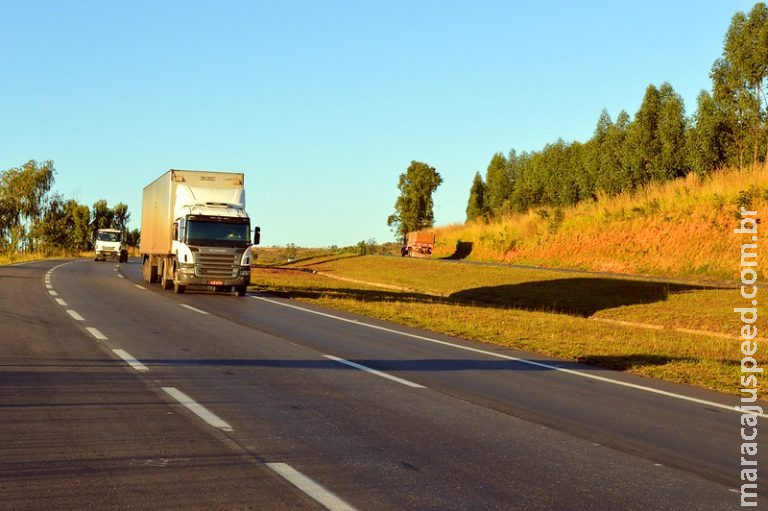 Câmara aprovou medida para desburocratizar transporte de cargas Câmara aprovou medida para desburocratizar transporte de cargas